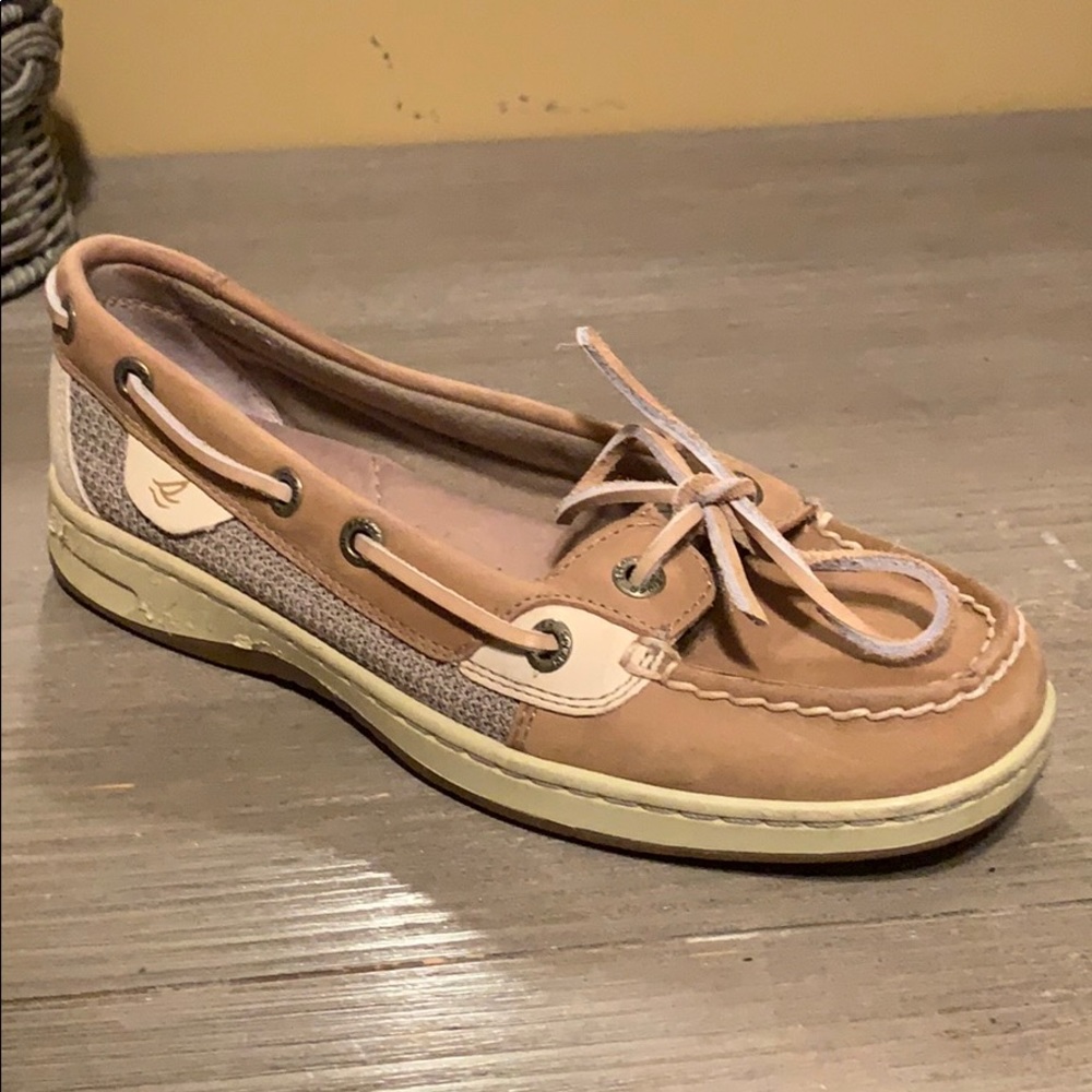 Women’s sperrys